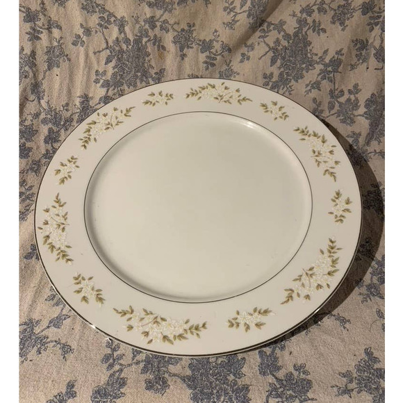 Royal M by Mita Dinner Plate Japan Virginia Miss - Picture 2 of 5